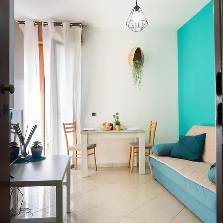 Yellow Aparthotel 3*