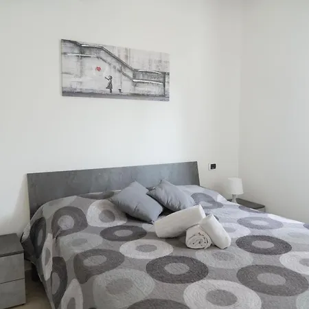 Yellow Aparthotel 3*