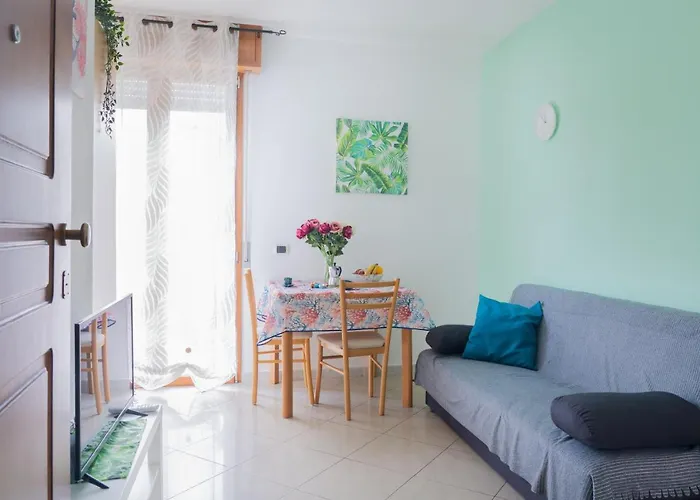 Yellow 3* רימיני