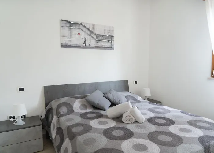 Yellow מלון דירות 3*