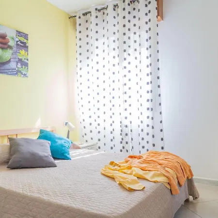 Yellow 3* Римини