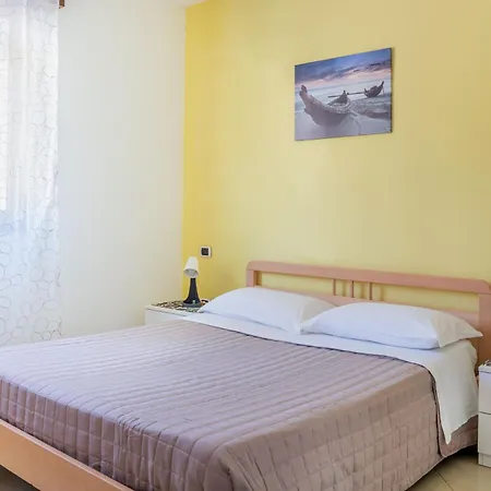 Apart-hotel Yellow